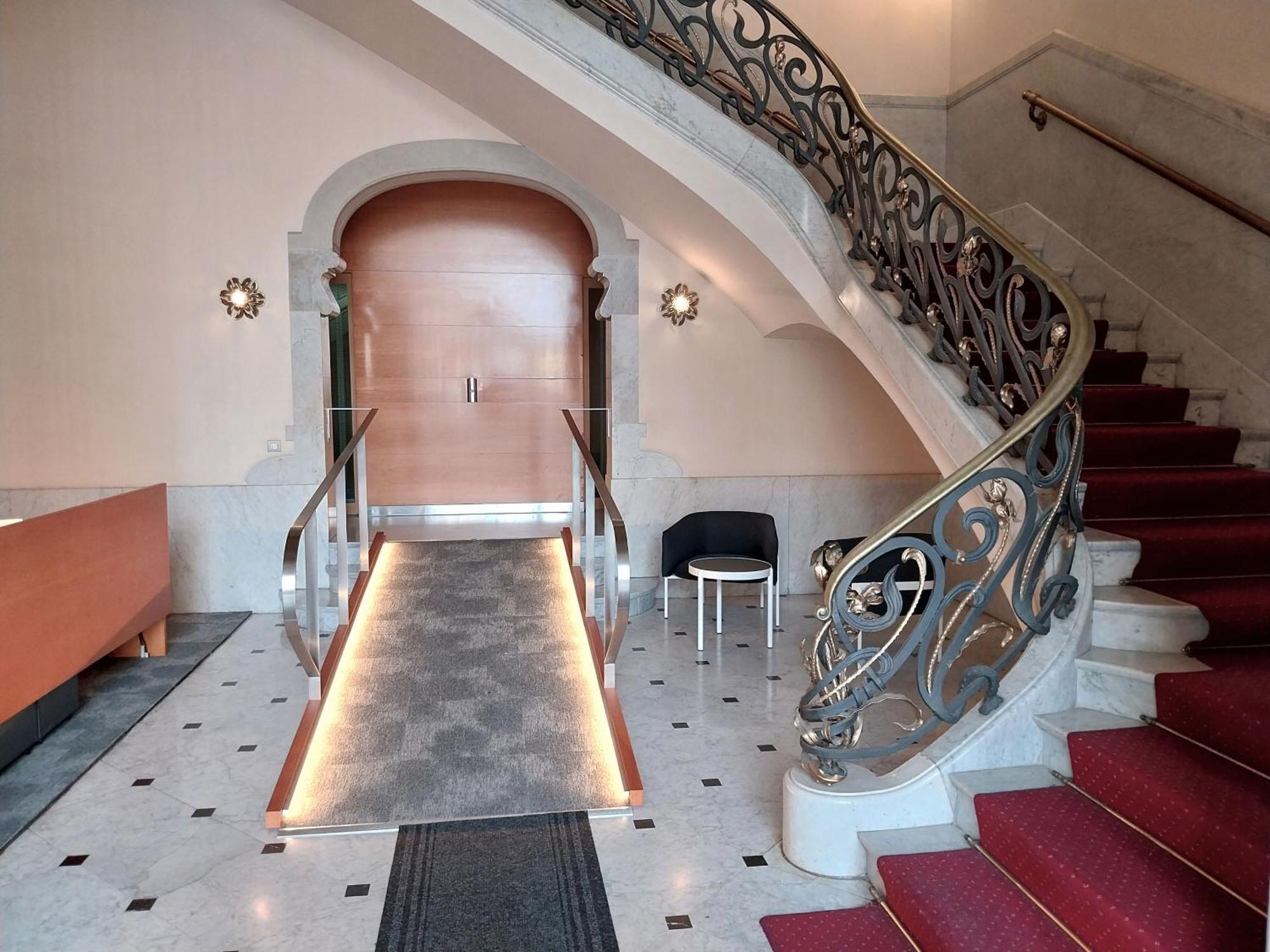 Letsgo Paseo De Gracia Apartment Barcelona Exterior photo